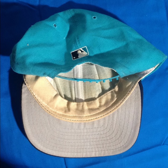 New Era Embroidered Florida Marlins Ball Cap - Picture 6 of 7